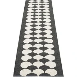 Pappelina Teppich POPPY Black 70 X 250 Cm PY2X725