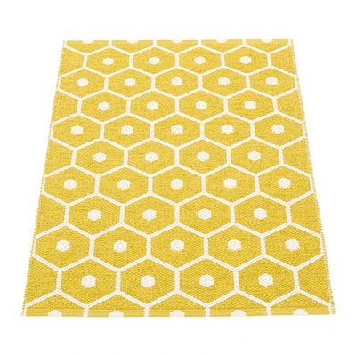 Pappelina Teppich Honey Mustard Vanilla 70 X 100 Cm HO5710 1 Pappelina Teppich Honey Mustard Vanilla 70 X 100 Cm HO5710