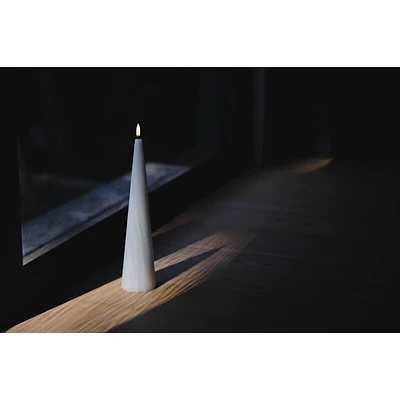 UYUNI LED Kerze Konisch Smooth 6,7x30 Cm Nordic White 2 UYUNI LED Kerze Konisch Smooth 6,7x30 Cm Nordic White – Bild 2