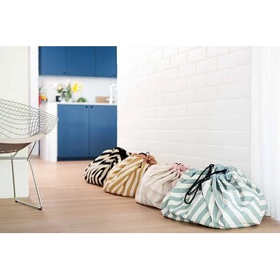 Play&Go Prints 2 In 1 Spielzeugsack Stripes Mustard 5 Play&Go Prints 2 In 1 Spielzeugsack Stripes Mustard – Bild 5