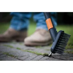 FISKARS QuikFit Fugenbürste 8 FISKARS QuikFit Fugenbürste -Kinder Haushaltswaren Geschäft nktaz03xads38fz3ggnzk2n3sim4