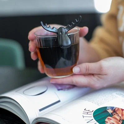 Koziol Teesieb RUDOLF Cosmos Black 3 Koziol Teesieb RUDOLF Cosmos Black – Bild 3