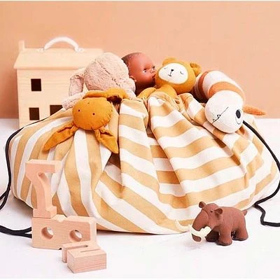 Play&Go Prints 2 In 1 Spielzeugsack Stripes Mustard 3 Play&Go Prints 2 In 1 Spielzeugsack Stripes Mustard – Bild 3