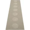 Pappelina Teppich VERA 2.0 Bio Edition Dark Linen/Linen Metallic 70 X 280 Cm V29G728