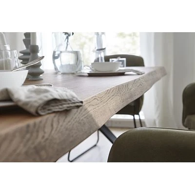 LifeConcept Esstisch 240x100cm Zerreiche Baumkante (6cm) Natur Geölt Mit Metall X-Gestell 3 LifeConcept Esstisch 240x100cm Zerreiche Baumkante (6cm) Natur Geölt Mit Metall X-Gestell – Bild 3